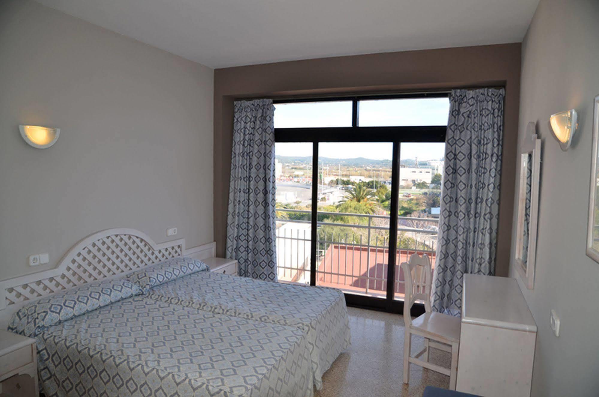 azuLine Hotel Llevant Sant Antoni de Portmany Esterno foto