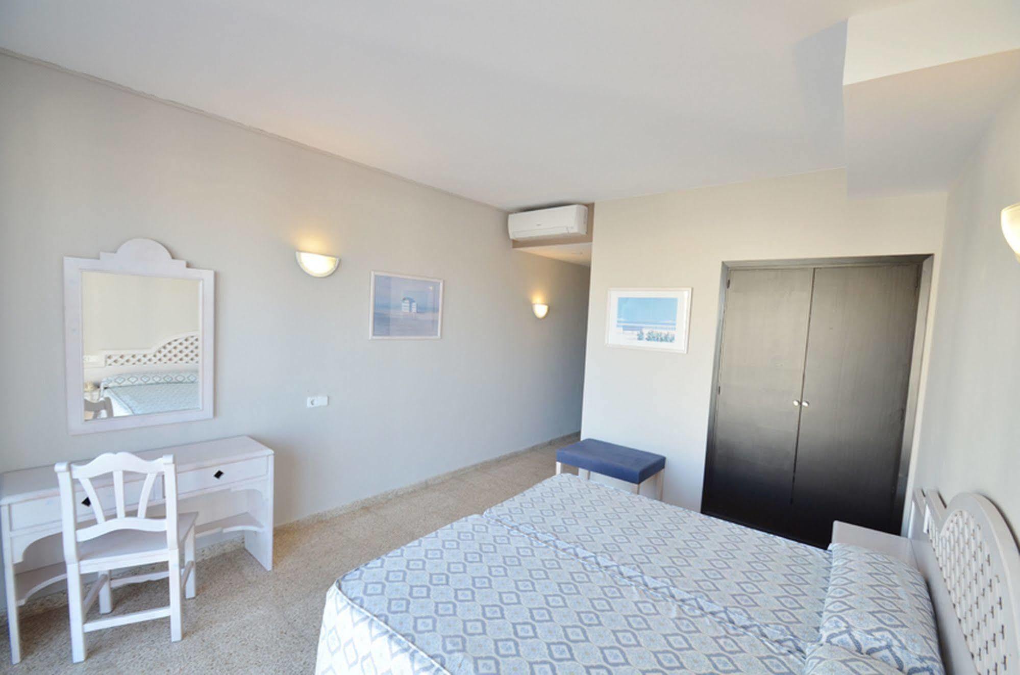 azuLine Hotel Llevant Sant Antoni de Portmany Esterno foto